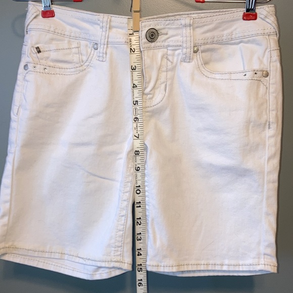 Women’s Hydraulic Jean Shorts - Picture 5 of 12